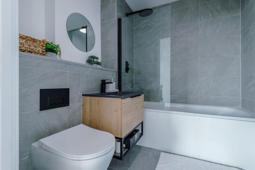 Stunning 2-Bed Premium Apartment - Free Wi-Fi เพรสตัน ภายนอก รูปภาพ