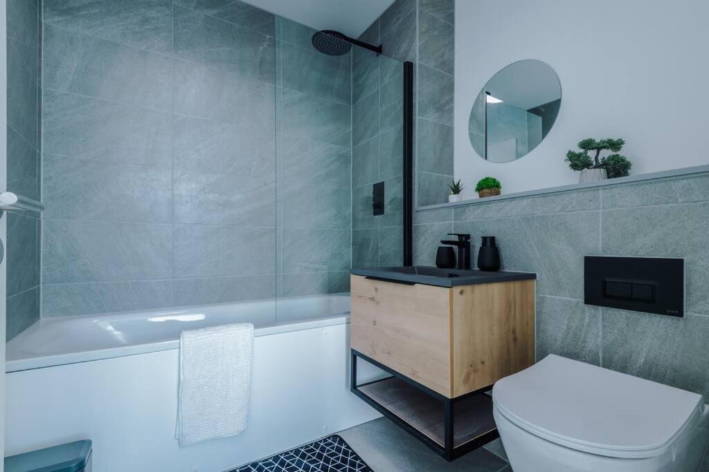 Stunning 2-Bed Premium Apartment - Free Wi-Fi เพรสตัน ภายนอก รูปภาพ