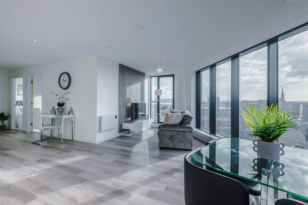 Stunning 2-Bed Premium Apartment - Free Wi-Fi เพรสตัน ภายนอก รูปภาพ