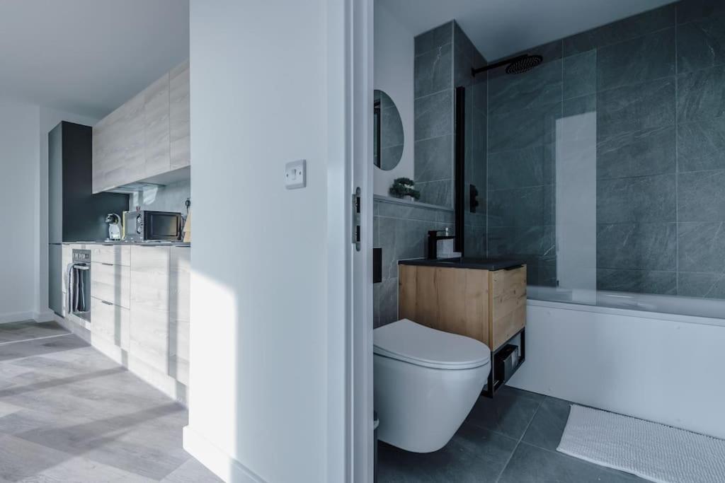 Stunning 2-Bed Premium Apartment - Free Wi-Fi เพรสตัน ภายนอก รูปภาพ
